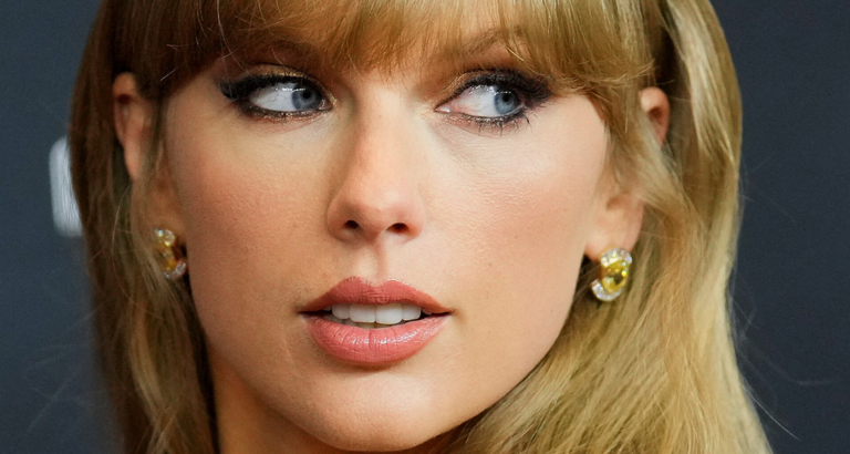 4 times Taylor Swift went makeup-free and looked flawless
