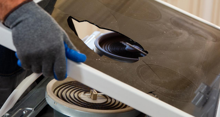 9 Dangerous Glass Stovetop Habits You Should Never Make