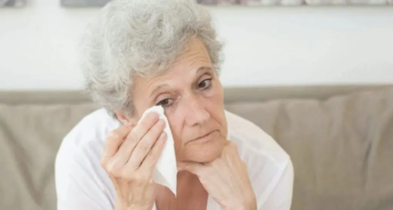 Mom Walked Away When I Needed Her Most — Now She’s Begging for My Support