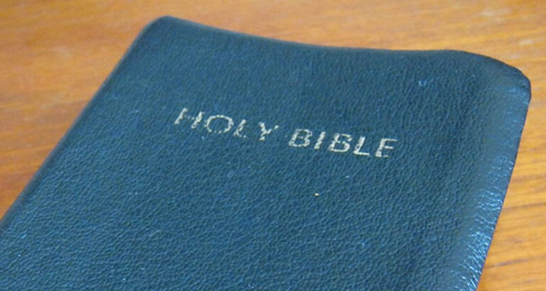 Old Lady Disinherits Grandson, Leaves Him Only a Bible And Note Saying, Open It When Its Hard