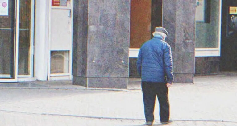 After 50 Years, Elderly Woman’s First Love Appears on Her Doorstep – Story of the Day