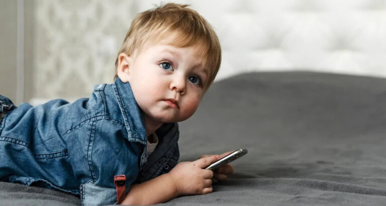 My 5-Year-Old Called Me, Terrified, Saying, ‘New Dad Woke up… but He’s Acting Weird’ – I Rushed Home as Fast as I Could