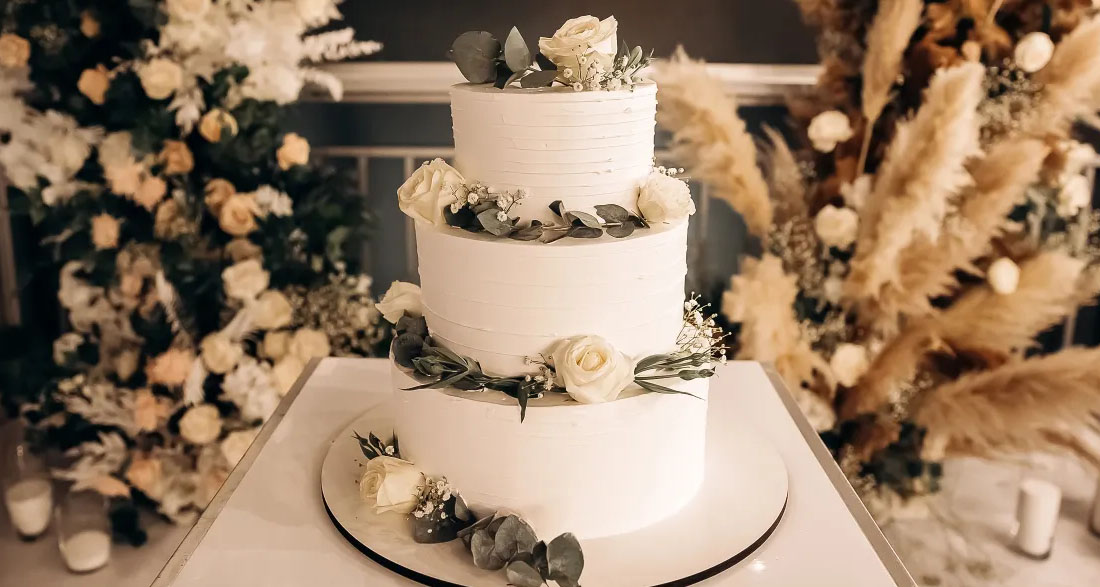 My Sister Made Me Eat in the Garage at Her Wedding Because ‘There Wasn’t Enough Space for Everyone Inside’
