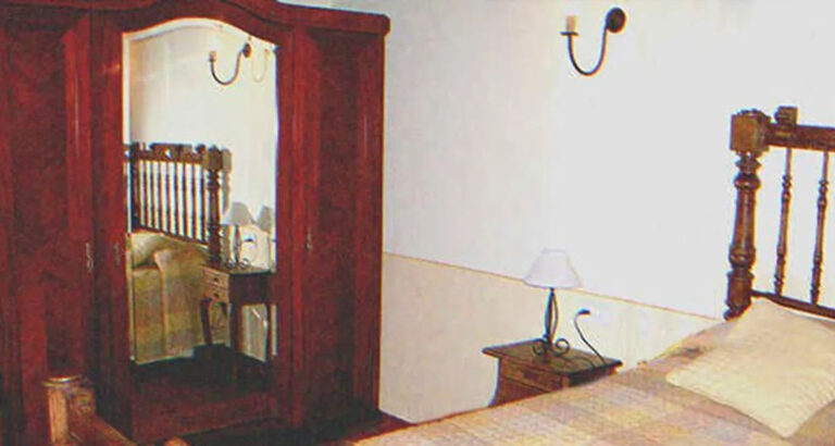 After Mother’s Death, Children Find Old Rusty Door behind Her Wardrobe — Story of the Day