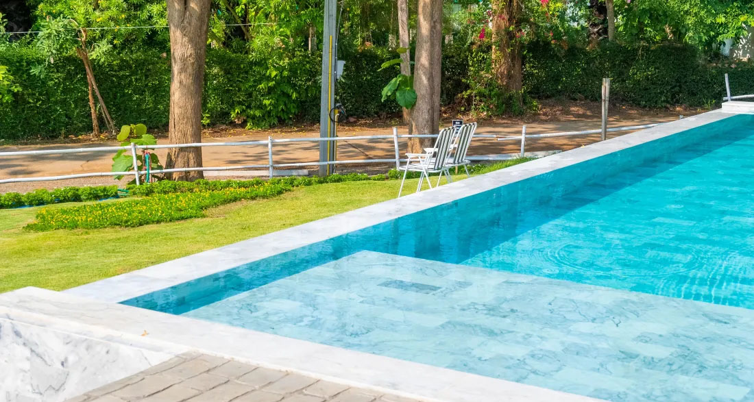Entitled Woman Demanded an Extra Hour at the Hotel Pool — But Karma Had Other Plans
