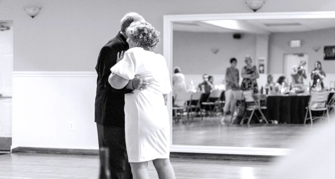 My Entitled MIL Wore White Dresses to Two Different Weddings – This Time, the Photographer Brought Her Back Down to Earth