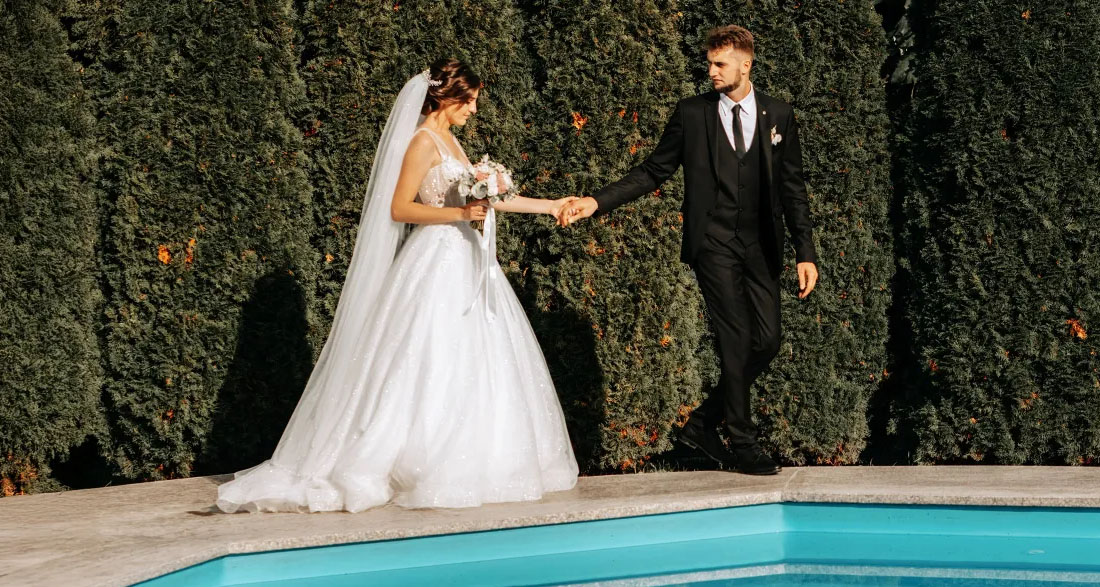 My Groom Deliberately Threw Me into the Pool During Our Wedding Photoshoot – My Dad’s Response Left Everyone Speechless