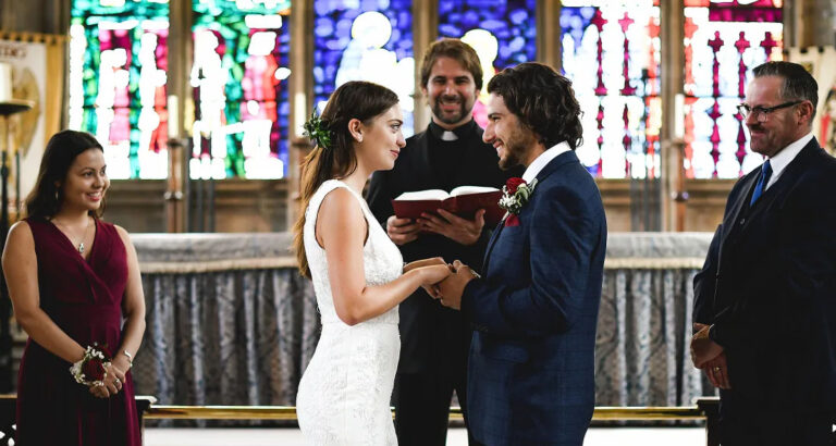 My Twin Sister Showed Up to My Wedding in a White Dress – Then Things Got Even Crazier