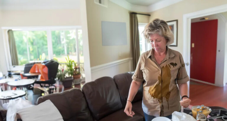 Entitled Woman Throws Coffee on My Mom Who Works as a Waitress – My Lesson Made Her Regret It Deeply