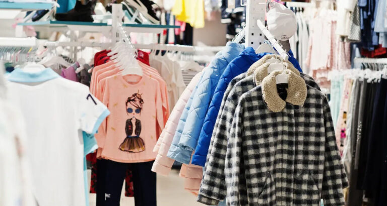 Saleswoman Kicked Me and My 7-Year-Old Daughter Out of a Kids’ Store – That Moment Changed Our Lives Forever