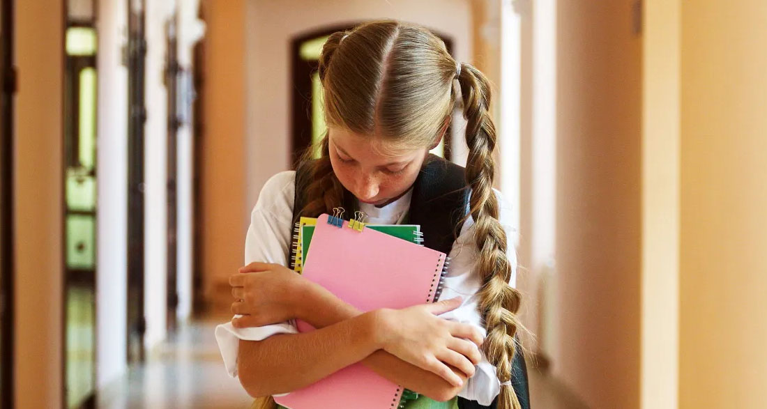 My Son, 10, Stood up for a Poor Girl, 7, from His School Who Was Bullied by the Son of a Rich Businessman – The Call I Got Afterward Left Me Shaking