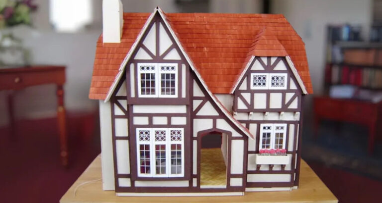 We Were Just Building a Dollhouse When My Daughter Suddenly Said: ‘Dad Builds the Same House with His Secret Wife’