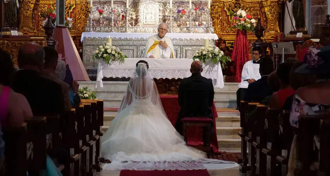 My Fiancée Ran Away from Our Wedding, Leaving Me at the Altar – Ten Years Later, I Got a Letter from Her That Made Me Cry