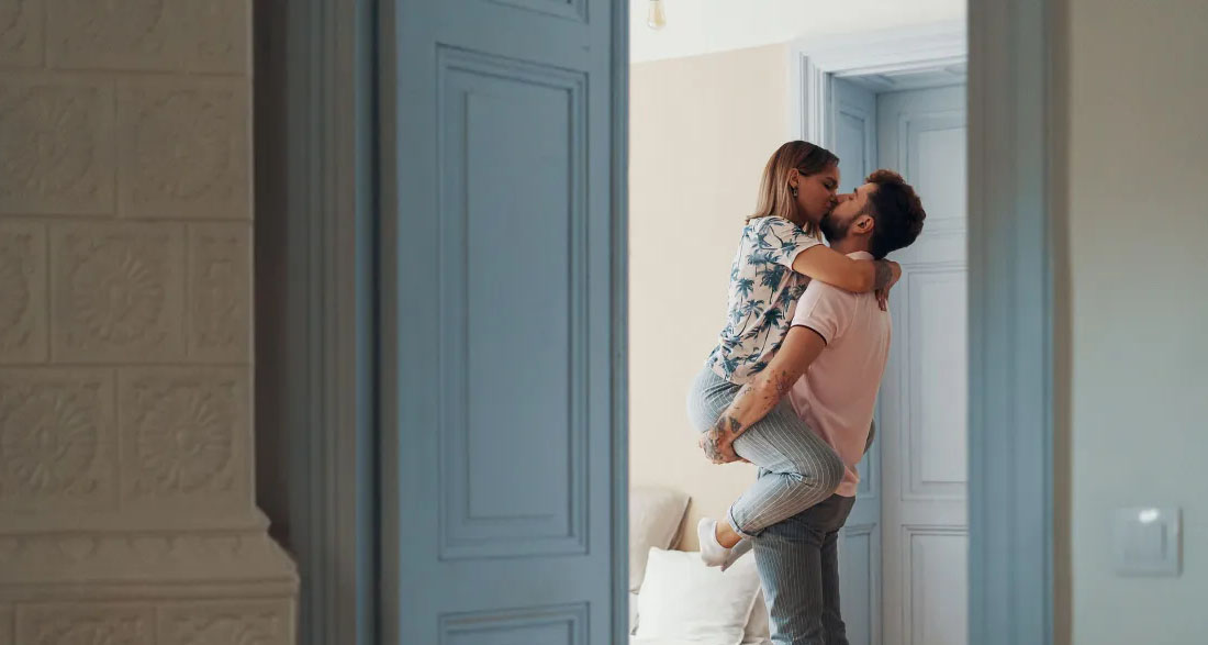 I Caught My Husband Cheating on Me with My Mom on Christmas Eve – But My Family Took Her Side Because She’s Pregnant