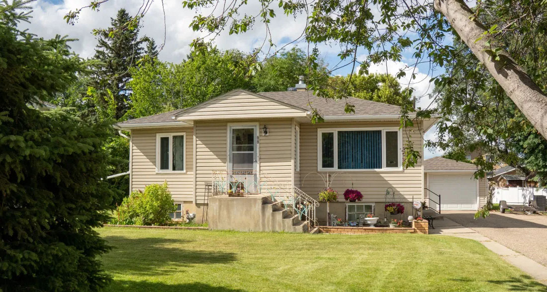 My Husband Demanded I Sell My Grandma’s House to Buy a Luxury Home for My Mother-in-Law – I Agreed, but on One Condition