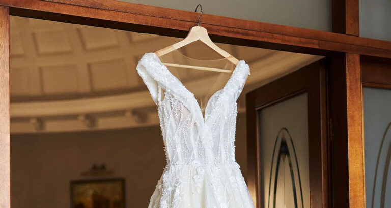 My Stepmother Threw Away My Late Mother’s Wedding Dress That I Wanted to Wear – So My Father Stepped in to Teach Her a Lesson