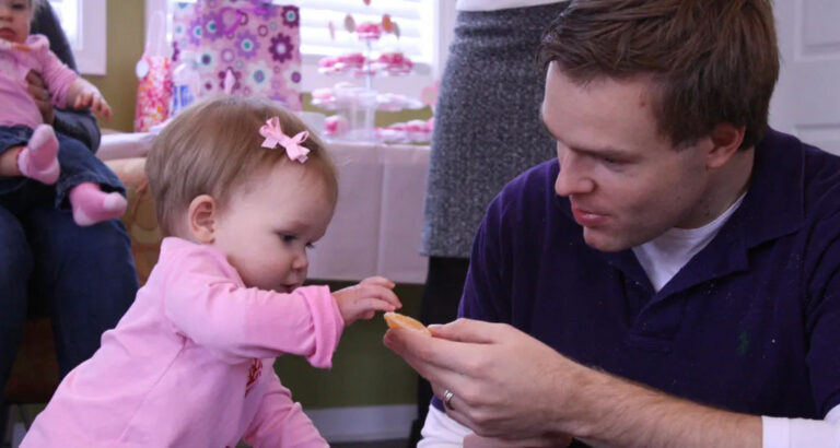 I Became the Guardian of My Three Newborn Brothers After Our Mom’s Death – 11 Years Later, the Dad Who Abandoned Us Showed Up with an Envelope