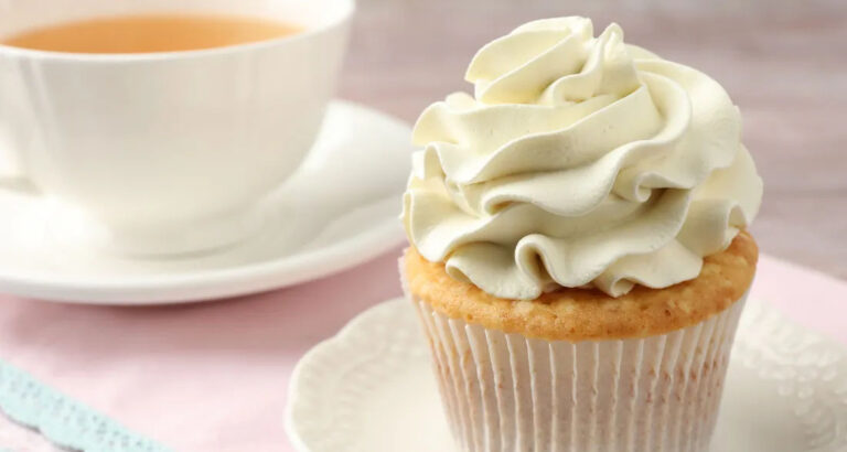 I Bought Two Cupcakes for a Crying Little Girl in a Café – Days Later, I Opened My Door and Froze