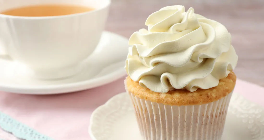 I Bought Two Cupcakes for a Crying Little Girl in a Café – Days Later, I Opened My Door and Froze