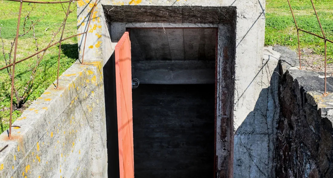 My Grandma Kept the Basement Door Locked for 40 Years – What I Found There After Her Death Completely Turned My Life Upside Down