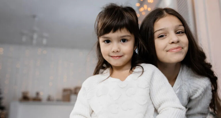 My Sister and I Were Separated in an Orphanage – 32 Years Later, I Saw the Bracelet I Had Made for Her on a Little Girl