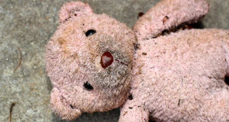 My Son Found a One-Eyed Teddy Bear in the Dirt – That Night, It Whispered His Name and Begged, ‘Help Me’