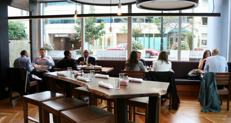 He Father of My Twins Mocked Me for Ordering a $5 Cobb Salad – I Stayed Quiet but Karma Acted