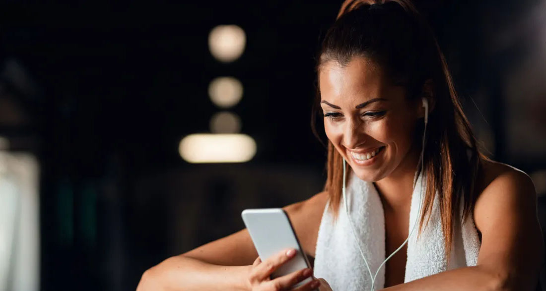 I Grabbed the Wrong Phone at the Gym and Found Out My Husband Was Seeing Someone Else – So I Changed One Thing About His Birthday Celebration