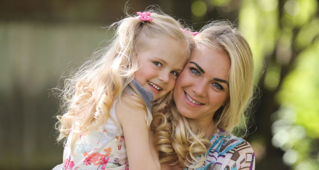 My 5-Year-Old Daughter Died – After Her Funeral, I Found a Flash Drive and a Nurse’s Note That Said, ‘Your Husband Is Lying to You. Watch the Video’