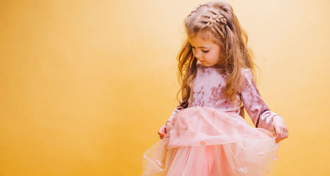 My Daughter Was Laughed at for Standing Alone at the Father-Daughter Dance – Until a Dozen Marines Entered the Gym