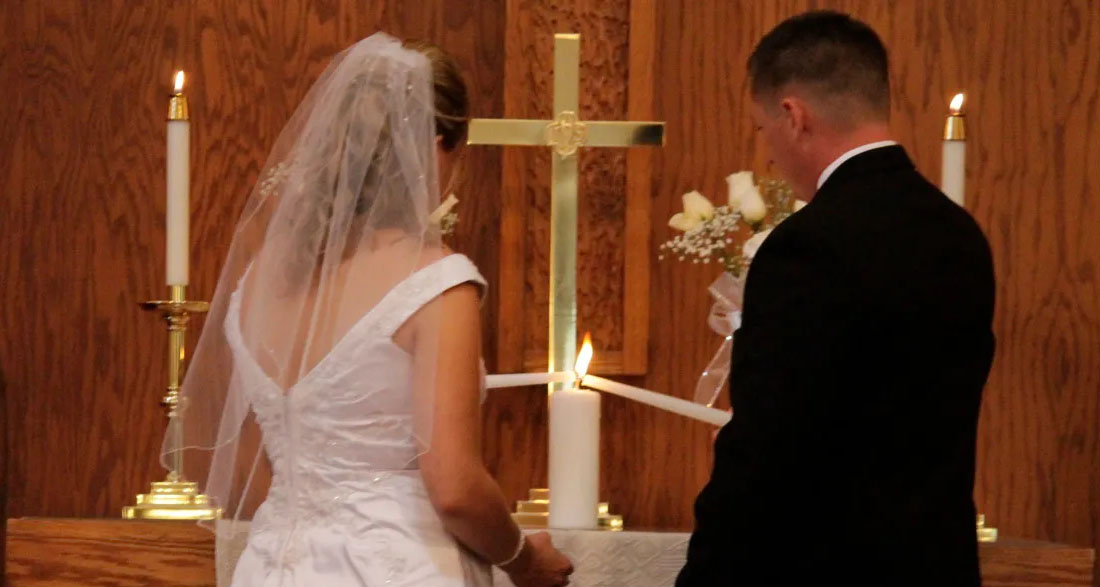 My Fiancée Shoved a 60-Year-Old Cleaning Lady Out of a Bridal Boutique Not Knowing She Was My Mother – My Last Words Came at the Altar Two Days Later